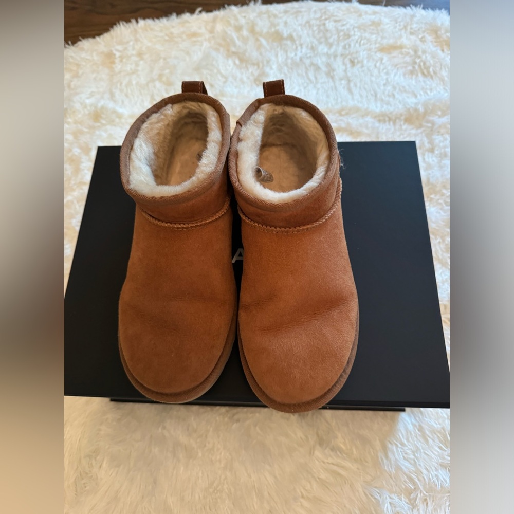 Classic Ultra Mini Uggs in Chestnut